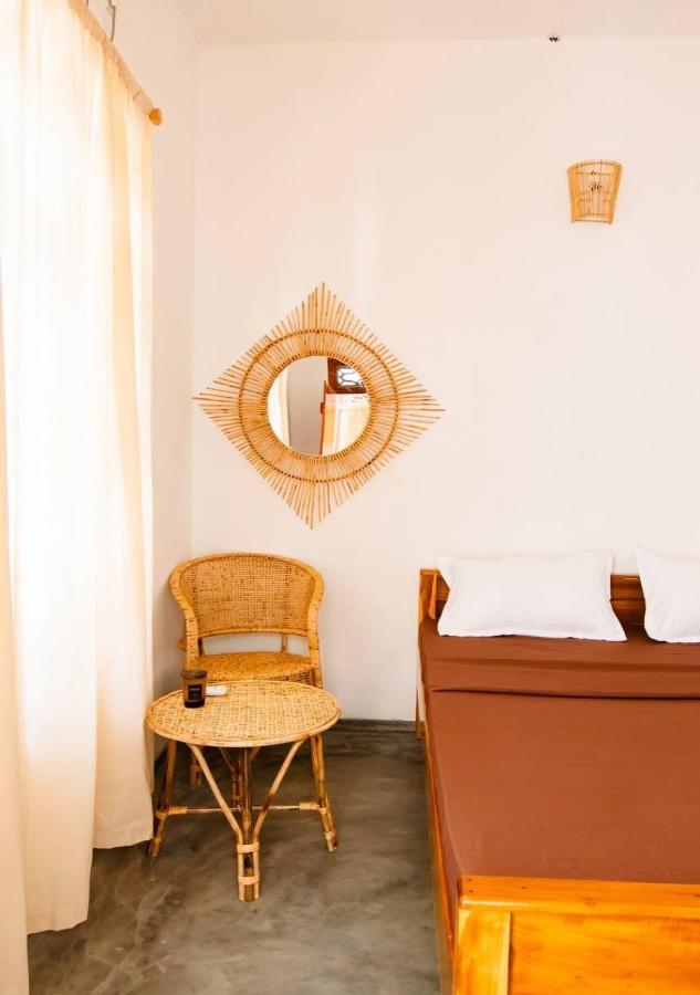 Pompon Hotel Pottuvil Kültér fotó